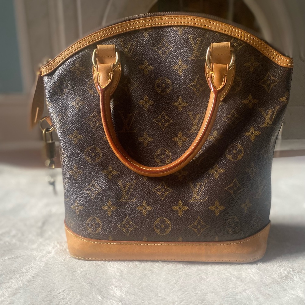 Louis Vuitton Handbag - Picture 6 of 12
